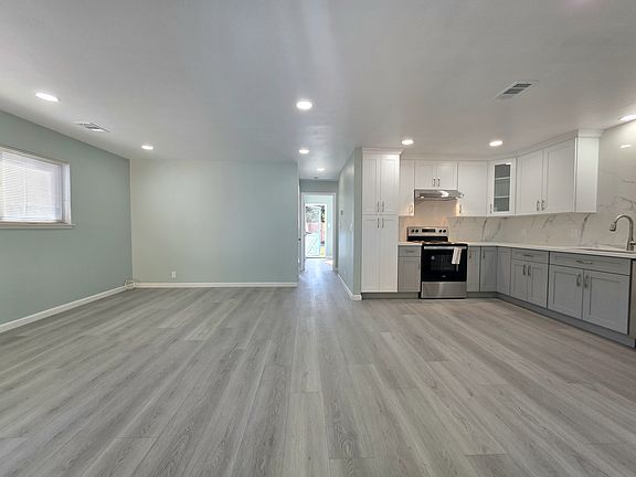 2nd image of 817 San Juan Dr