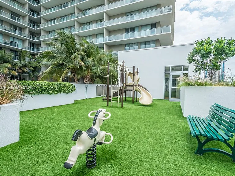 3470 E Coast Ave #H1609 — Photo 18