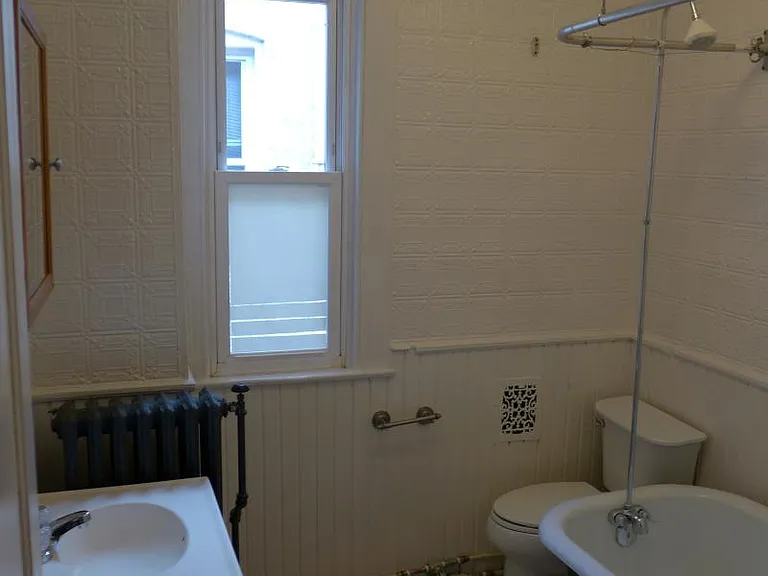 2934 Huntingdon Ave — Photo 6