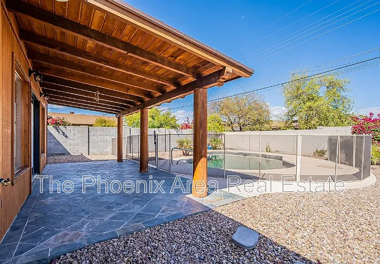 8654 E Windsor Ave — Photo 45