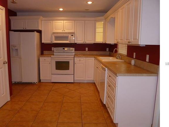3rd image of 1818 Park Ct