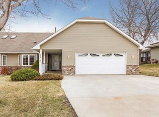 804 W 136th St, Burnsville, MN 55337
