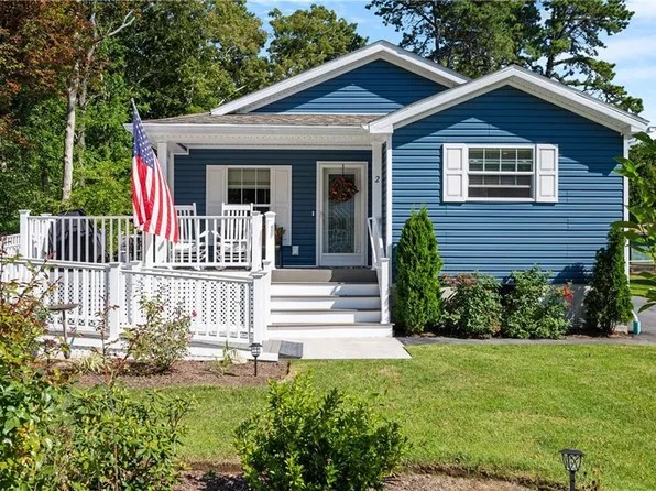 2 Cheryl Ln, Coventry, RI 02816