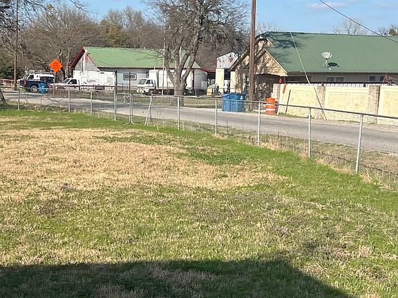 2nd image of W Hubbard Rd