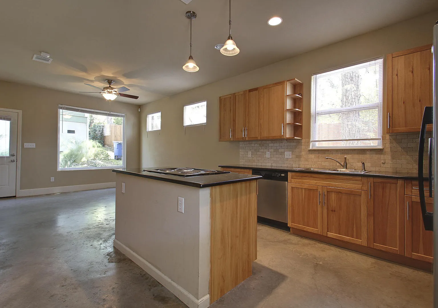 811 W. 30th Street — Photo 1