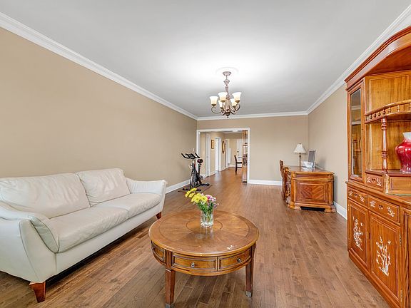 4th image of 90 Knightsbridge Rd APT 4N