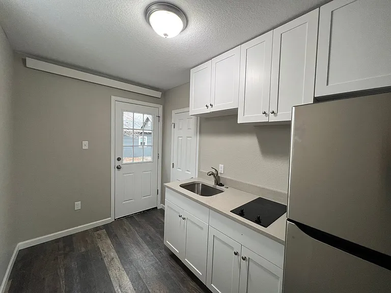 206 Pine St — Photo 3