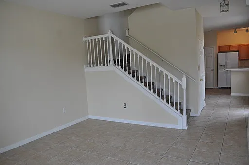 Beautiful 3-Bedroom Townhome in the Heart of Avalon Park — Photo 3