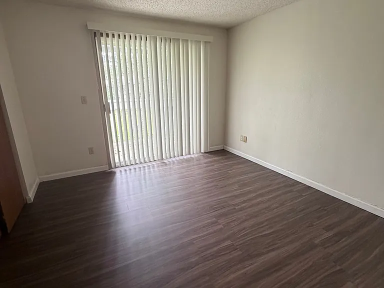 34005 1st Cir S — Photo 6