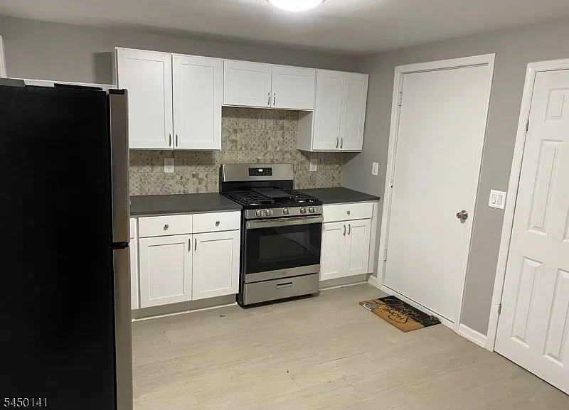 3 bed, 1.0 bath, $2,695 — Photo 1