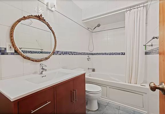 5th image of 452 12th St #1