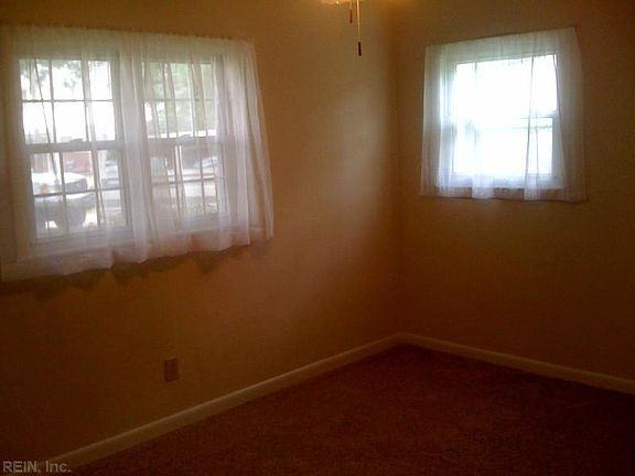 2nd image of 4900 Olive Grove Cir