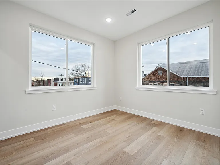 701 N 40th St #6 — Photo 14