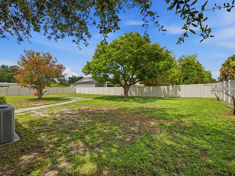 N Mac Dill Ave — Photo 33