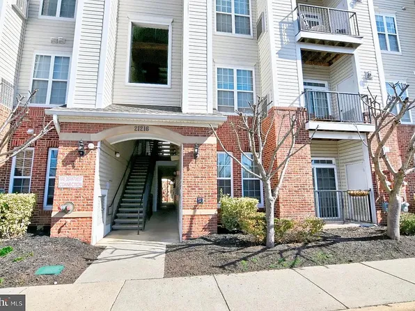 21216 McFadden Sq, Sterling, VA