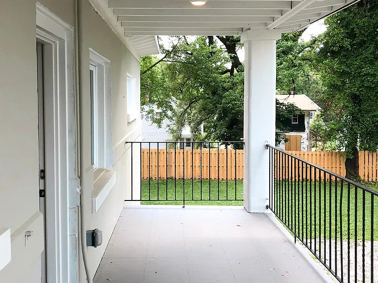 (Unit #2|1-Bed/1-Bath|Second Floor): Second Floor Balcony