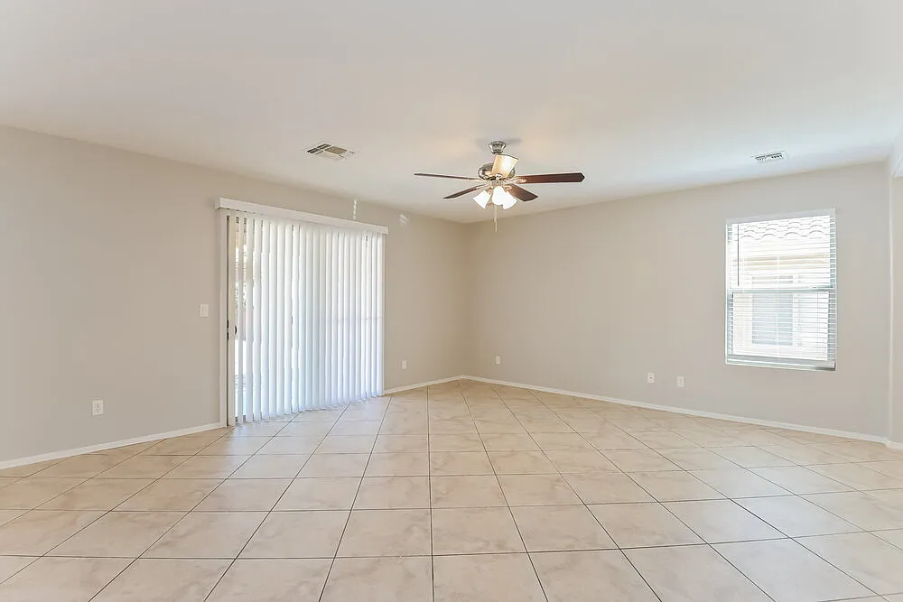 4 bed, 2.5 bath, 1529 sqft, $1,985 — Photo 4