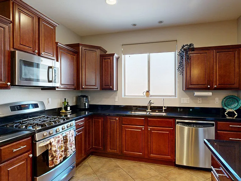 3272 E Meadowview Dr — Photo 13
