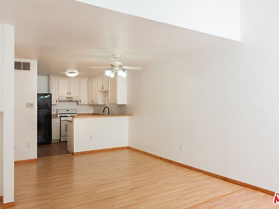 5th image of 1046 Cabrillo Park Dr APT E