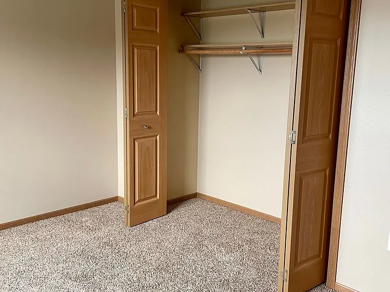 3552-3558 E Meadows Pl — Photo 16