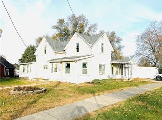 113 Benton St, Rossville, IL 60963