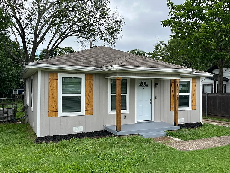 8438 Maddox Ave — Photo 3