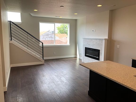 3rd image of 1340 N Sheridan Blvd #106