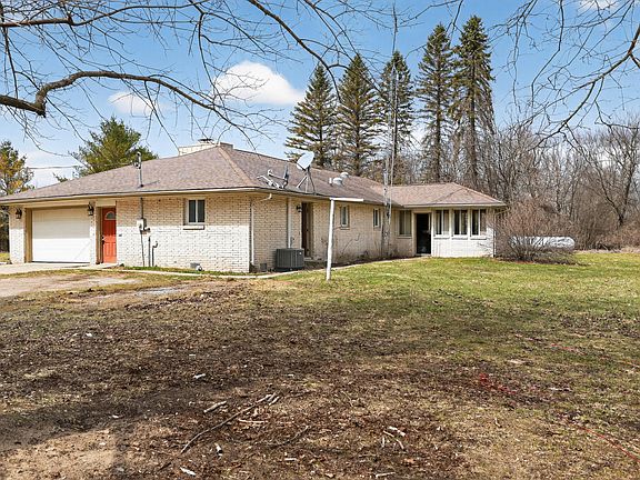 2nd image of 1724 Crawford Rd