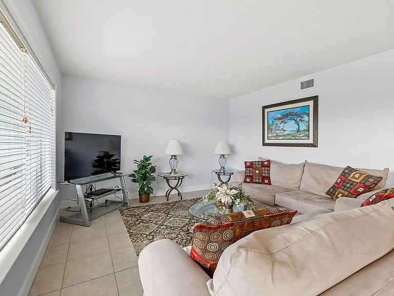 23 Royal Palm Point #A — Photo 6