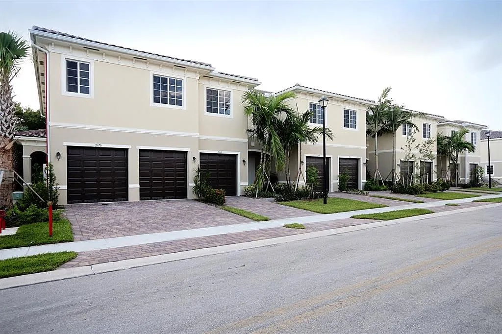 3 bed, 1500 sqft, $2,899 — Photo 1