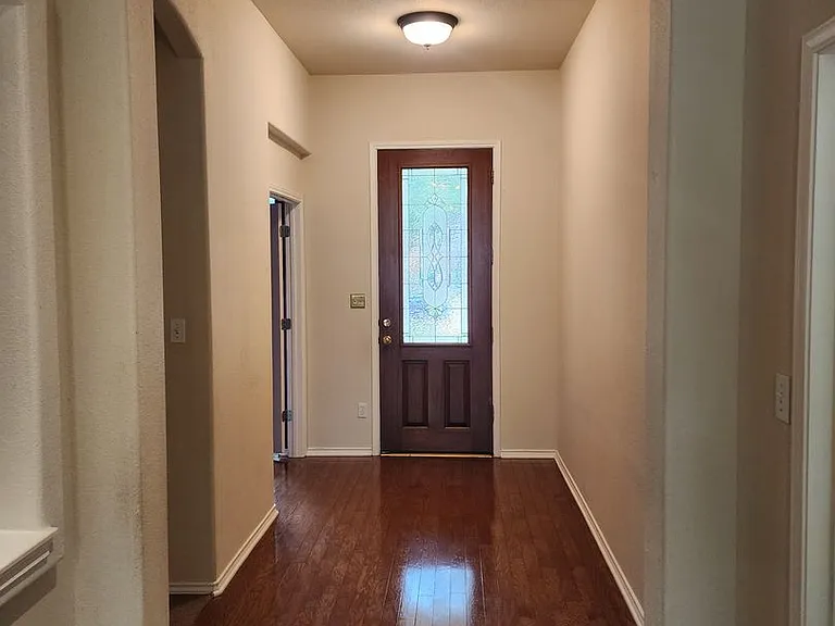 200 Sutterville Cv — Photo 4