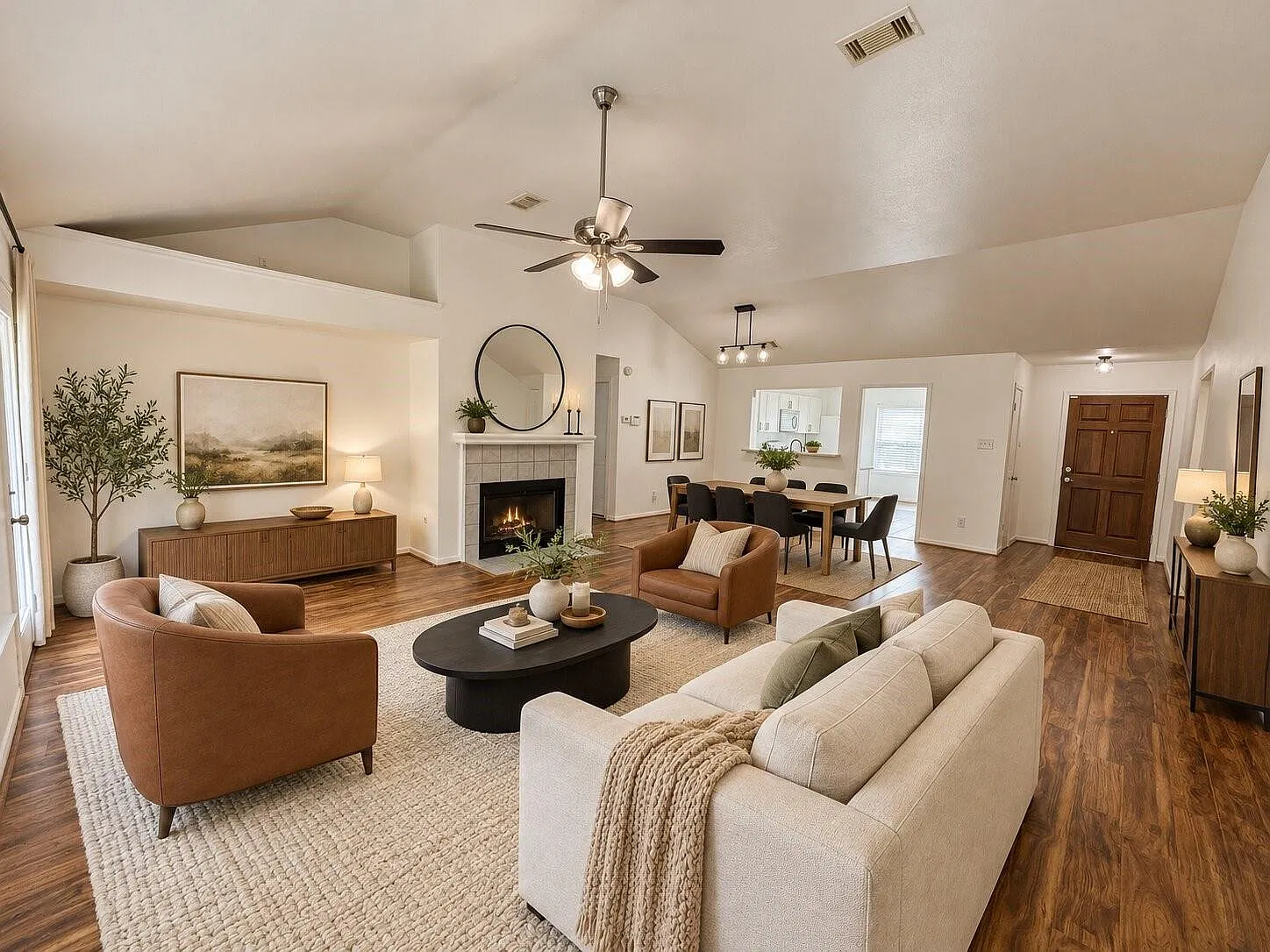 3 bed, 2.0 bath, 1621 sqft, $2,000 — Photo 2
