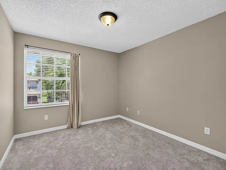 1204 Oakwater Dr — Photo 42