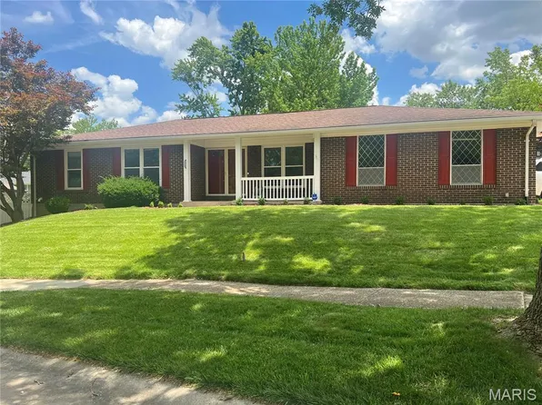 14732 Portique Ct, Florissant, MO 63034
