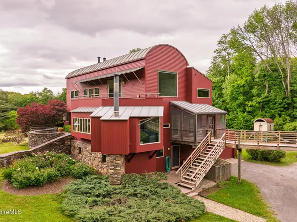 729 Hewins St, Sheffield, MA 01257