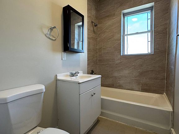 3rd image of 901 Bergen St APT 3C