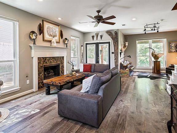 3rd image of 1349 Maywood Ct