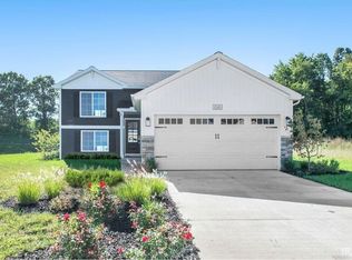 1245 Chapel Hill Dr, Mishawaka, IN 46545