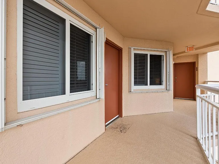 3870 North Cswy #906 906 — Photo 9