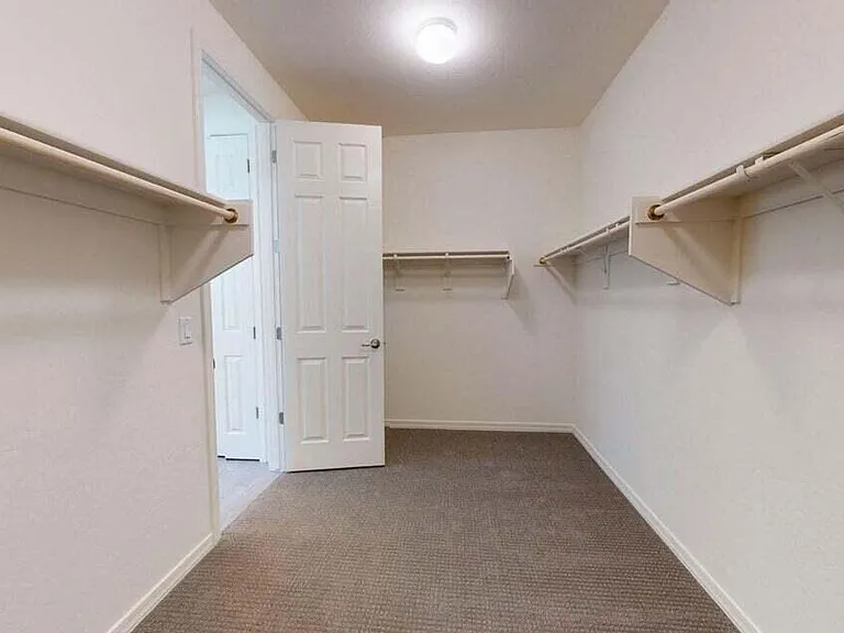 1107 S Vine St — Photo 16