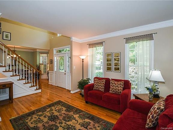 2nd image of 6320 Hollow Oak Dr