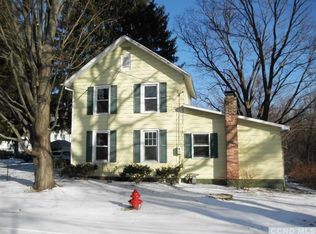 13 Hudson St, Castleton, NY 12033
