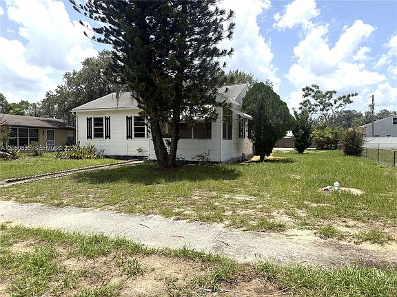 2nd image of 1115 Edgemoor Ave