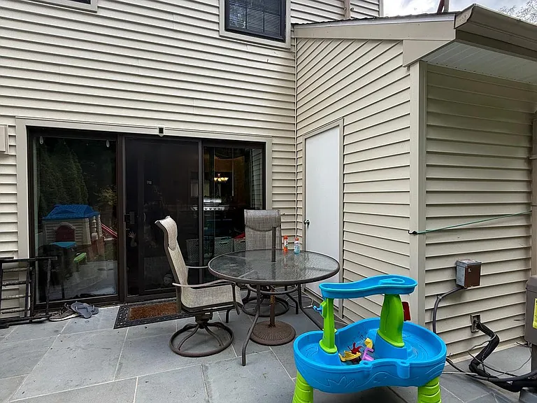 10 Devon Ct — Photo 42