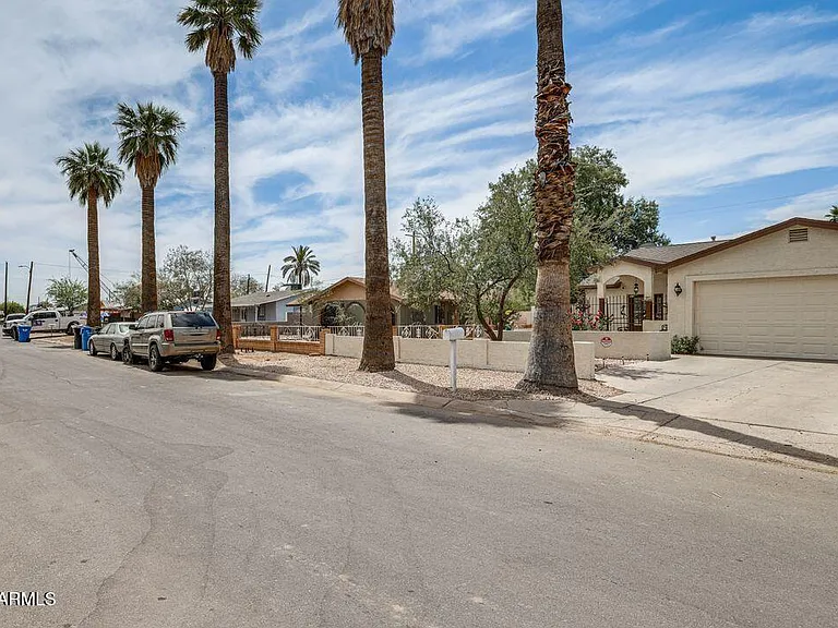 2919 W Palm Ln — Photo 18