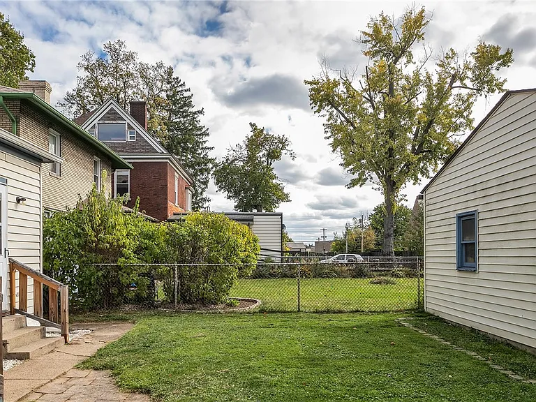 713 Clinton Pl — Photo 31