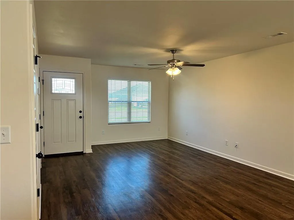 820 South Parrot Lane - 1 — Photo 4