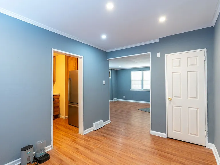 7101 Dorel St — Photo 8