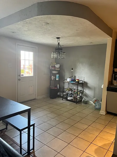 Building Photo - 5425 Slay Dr