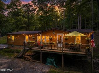 110 E Shore Dr, Hawley, PA 18428